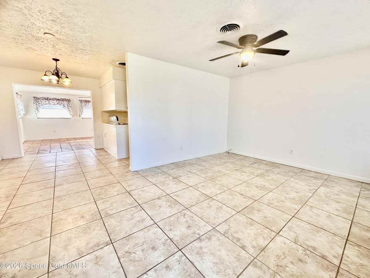 2946 Matthew Dr - Photo 5 of 19