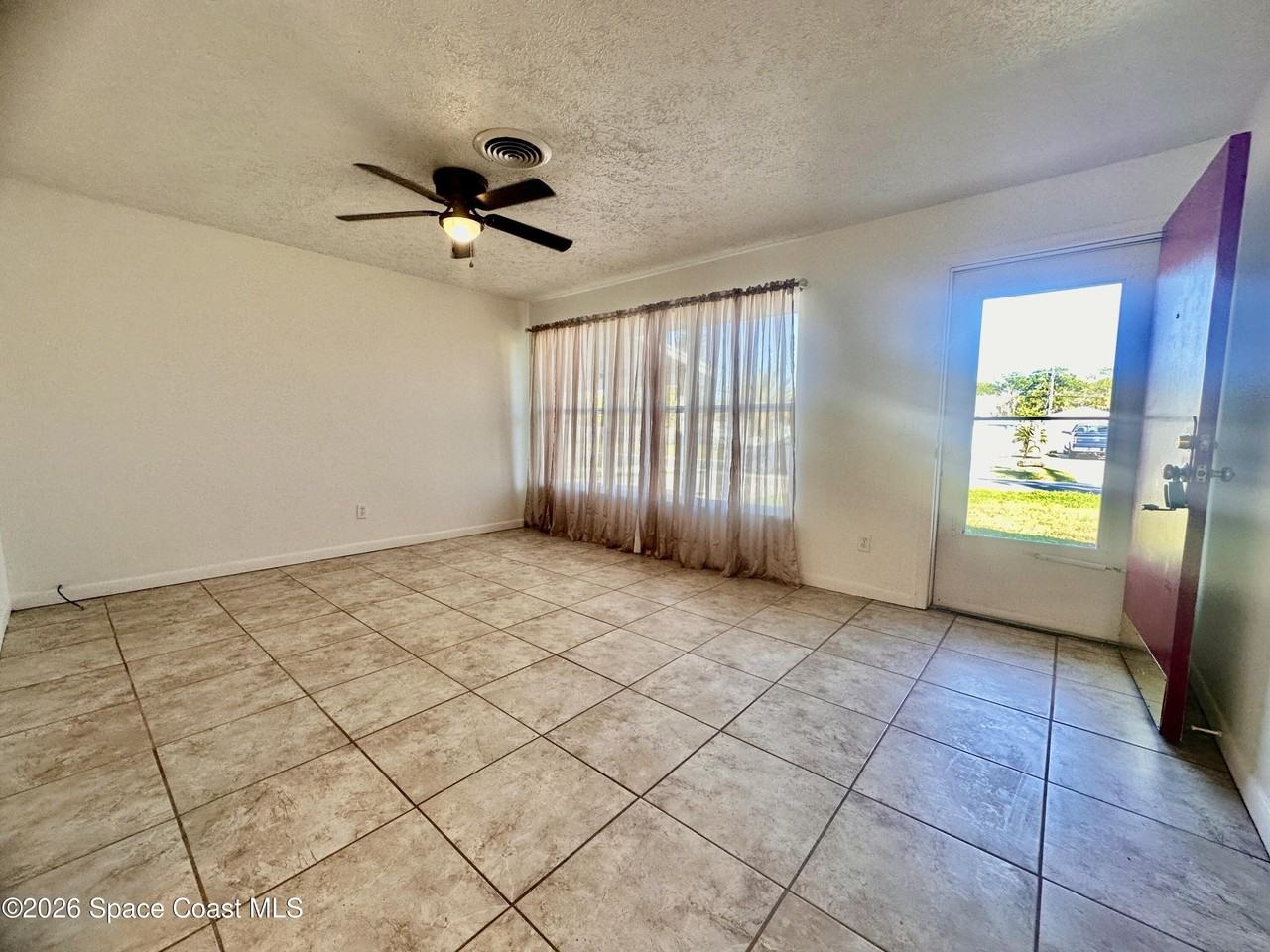 2946 Matthew Dr - Photo 6 of 19