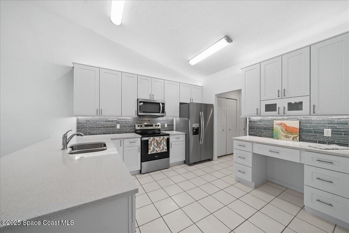 1654 Woodland Dr - Photo 7 of 24