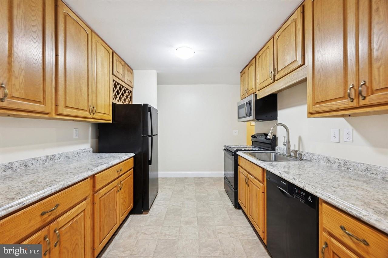 6 Laurel Ave - Photo 7 of 17