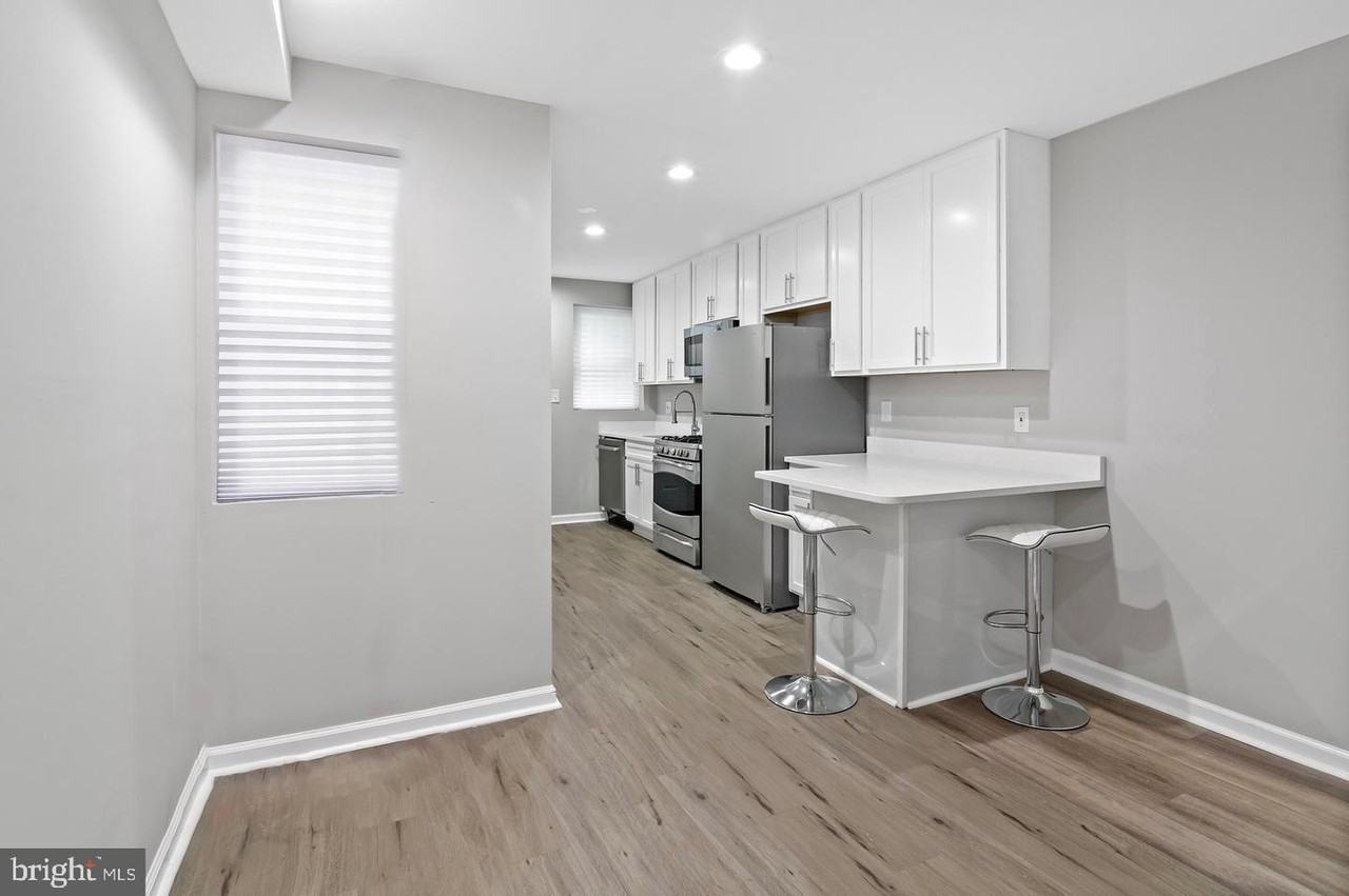 1346 N Carey St - Photo 6 of 19