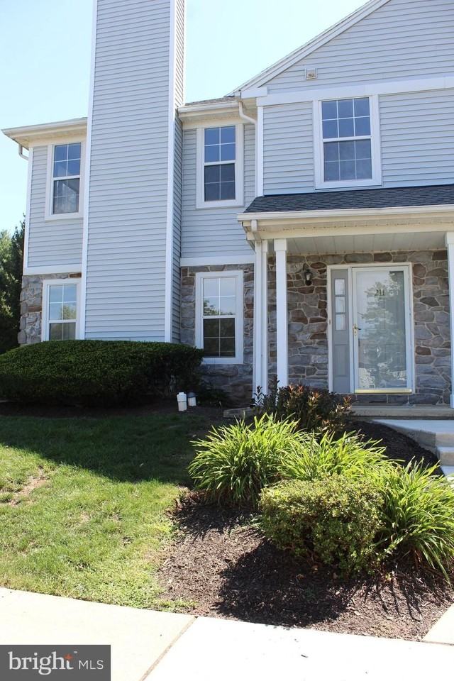 211 Mews Dr Unit 211 #211 - Photo 2 of 18