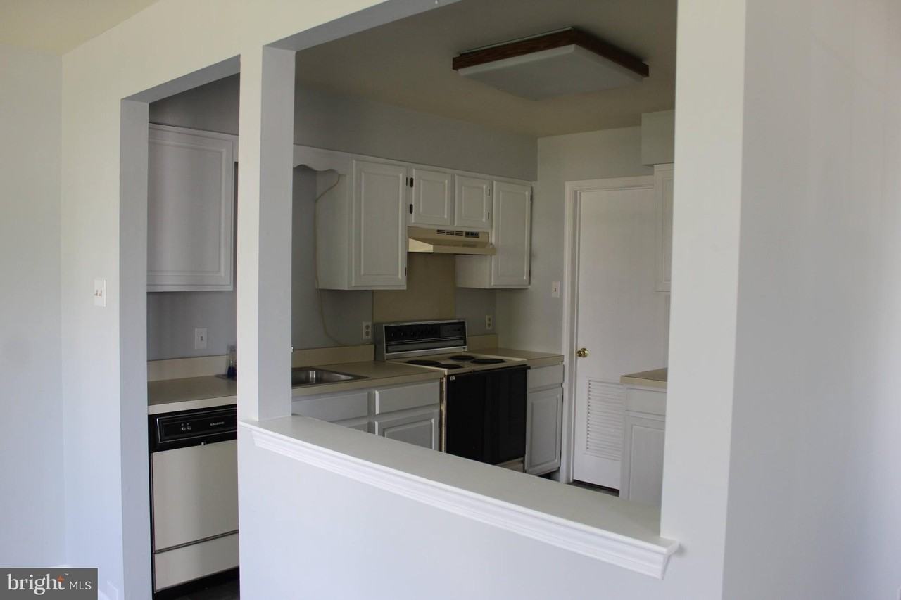 211 Mews Dr Unit 211 #211 - Photo 6 of 18