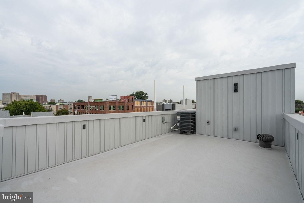 528 W Berks St Unit 2 #2 - Photo 2 of 15