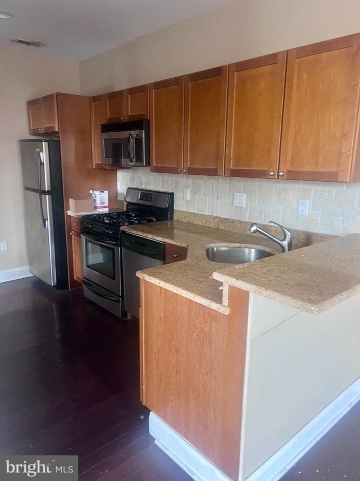 2601 S Colorado St - Photo 6 of 9