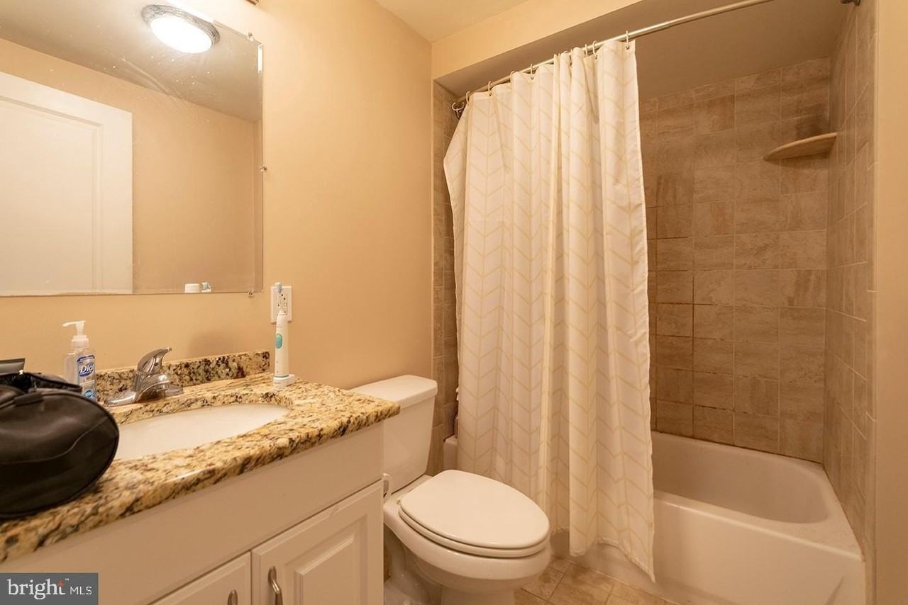 1501 Locust St Unit 803 #803 - Photo 7 of 12