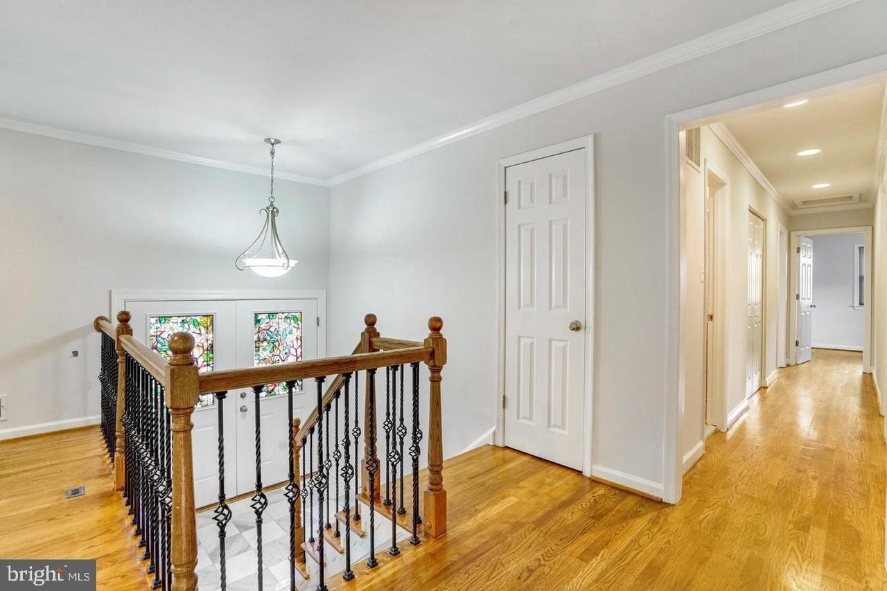 9821 Hampton Ln - Photo 7 of 50