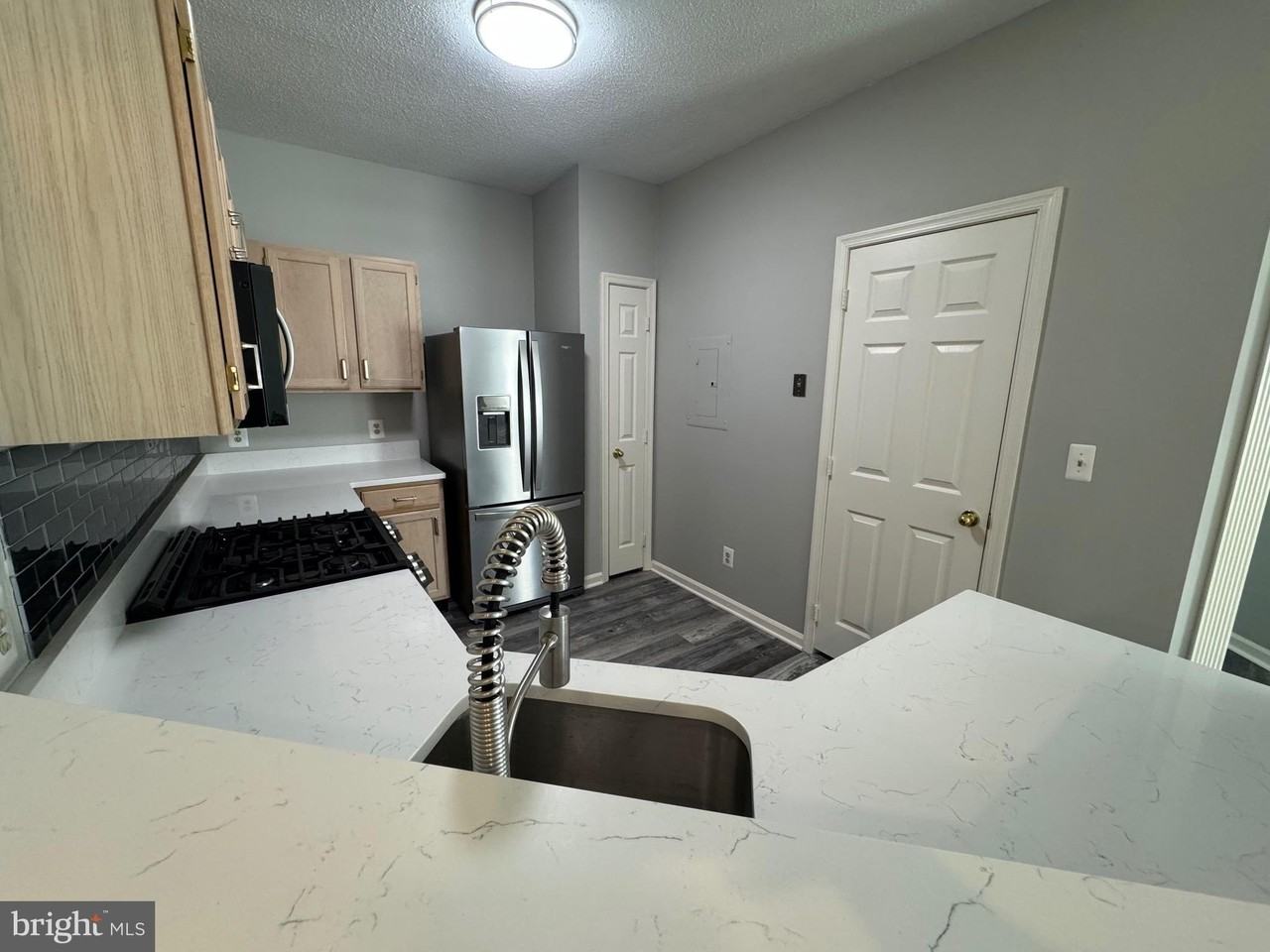 1716 Lake Shore Crest Dr Apt 32 #32 - Photo 7 of 37