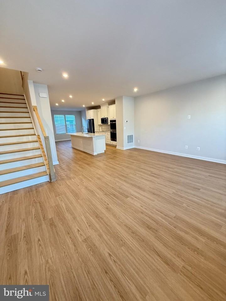 2108 Acadia Rd - Photo 3 of 21