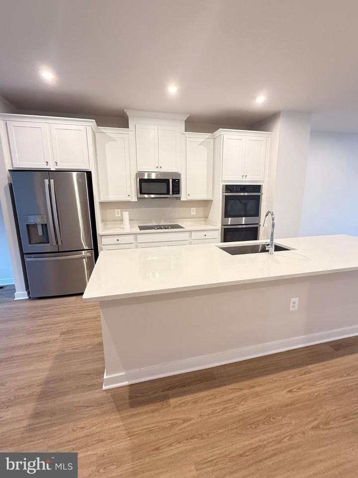 2108 Acadia Rd - Photo 5 of 21