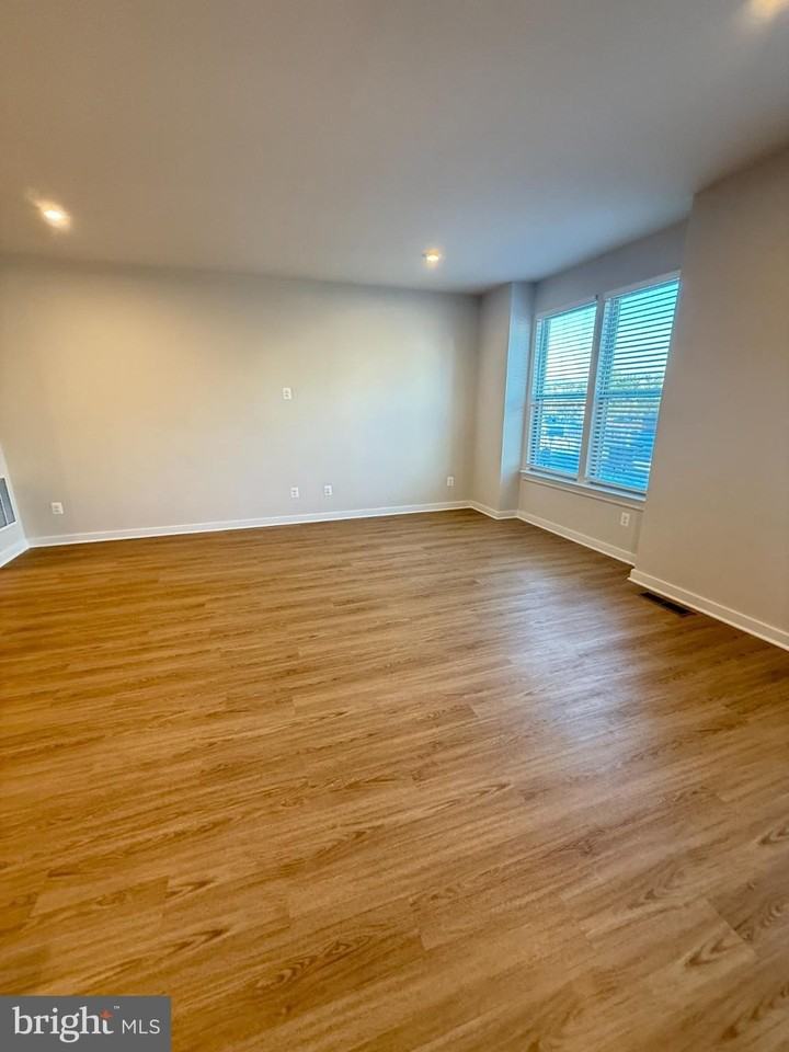 2108 Acadia Rd - Photo 7 of 21