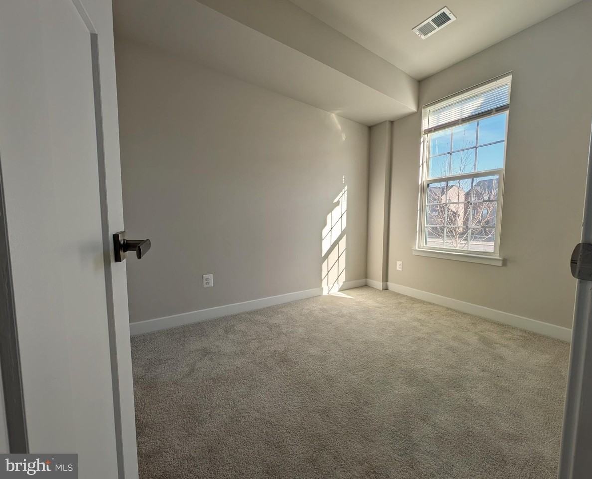 14024 Sunrise Valley Dr - Photo 4 of 35