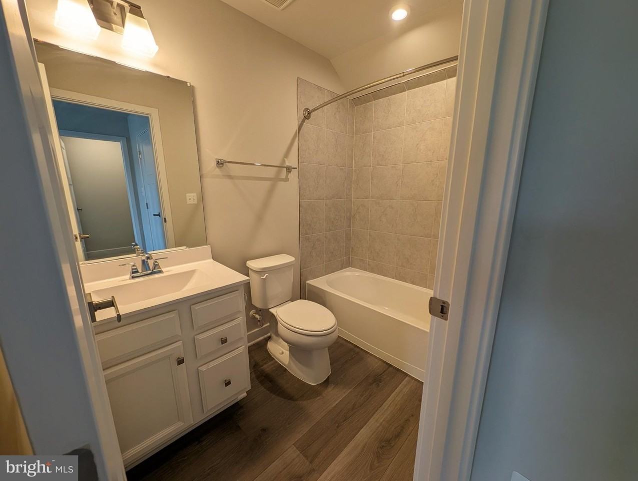 14024 Sunrise Valley Dr - Photo 7 of 35