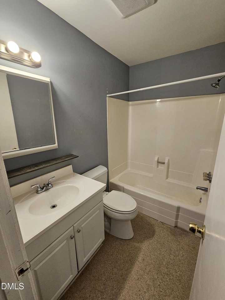 502 Waldo St - Photo 6 of 8