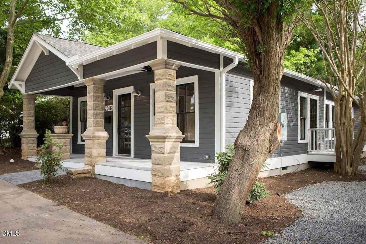 2018 Englewood Ave - Photo 2 of 29