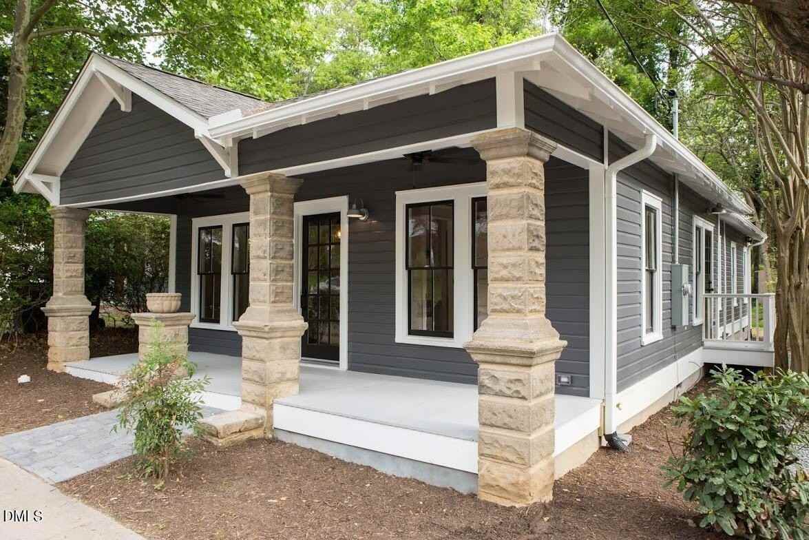 2018 Englewood Ave - Photo 3 of 29