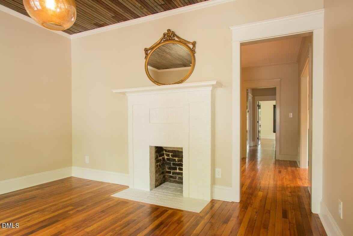 2018 Englewood Ave - Photo 5 of 29