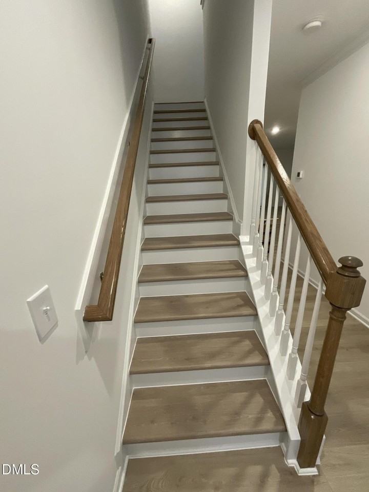 8712 Wardle Ct - Photo 5 of 34