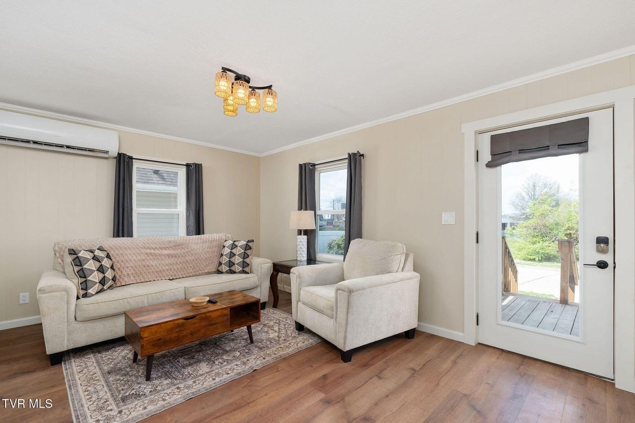 142 E Park Dr Unit A #A - Photo 5 of 50