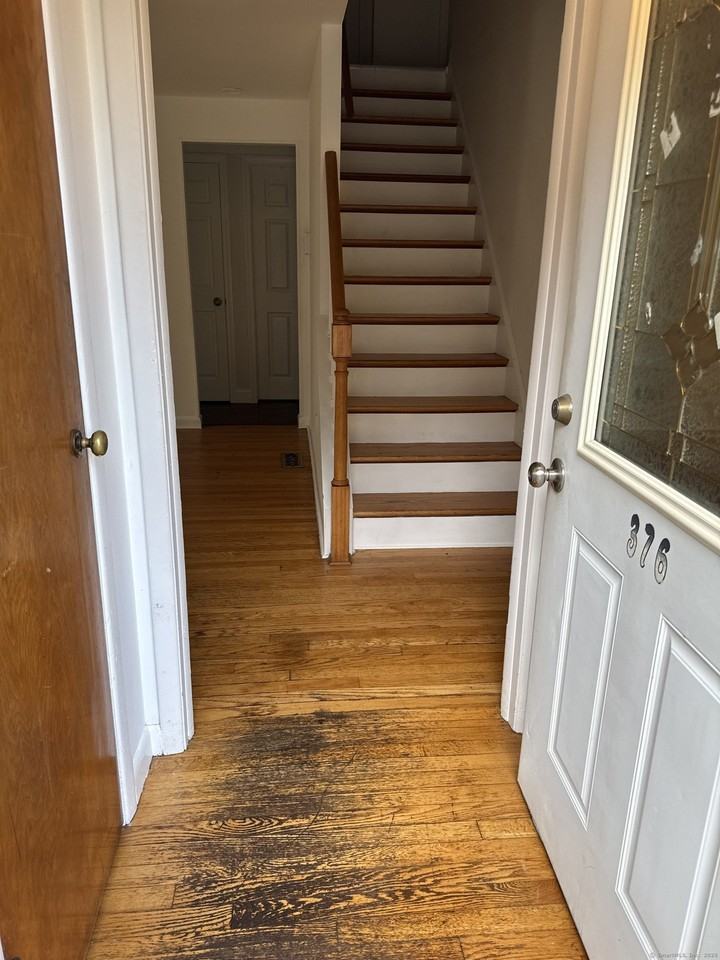 376 Dexter Dr - Photo 2 of 7