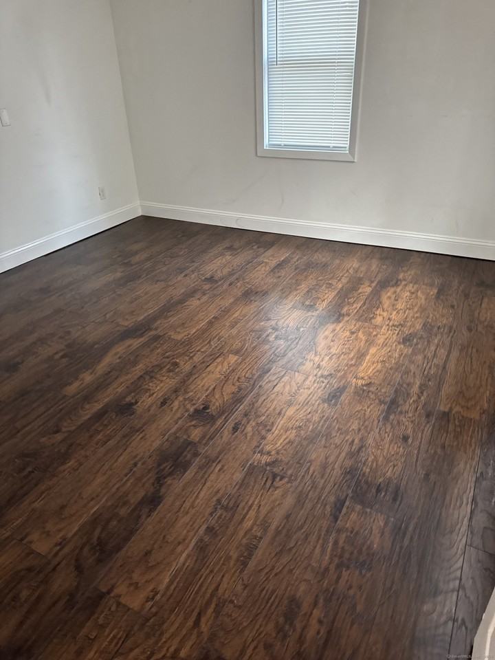 376 Dexter Dr - Photo 5 of 7