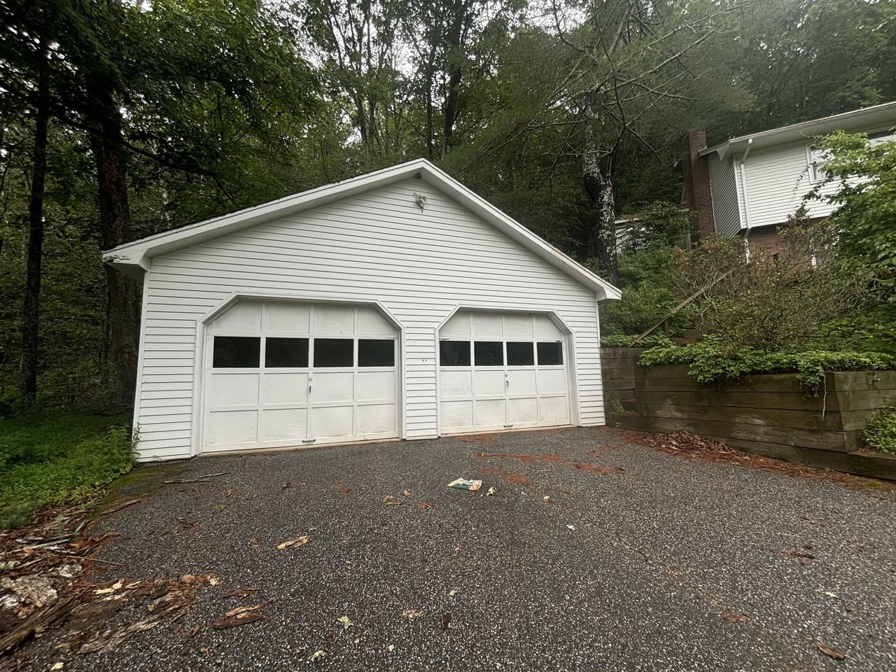 388 Chaffeeville Rd - Photo 2 of 13