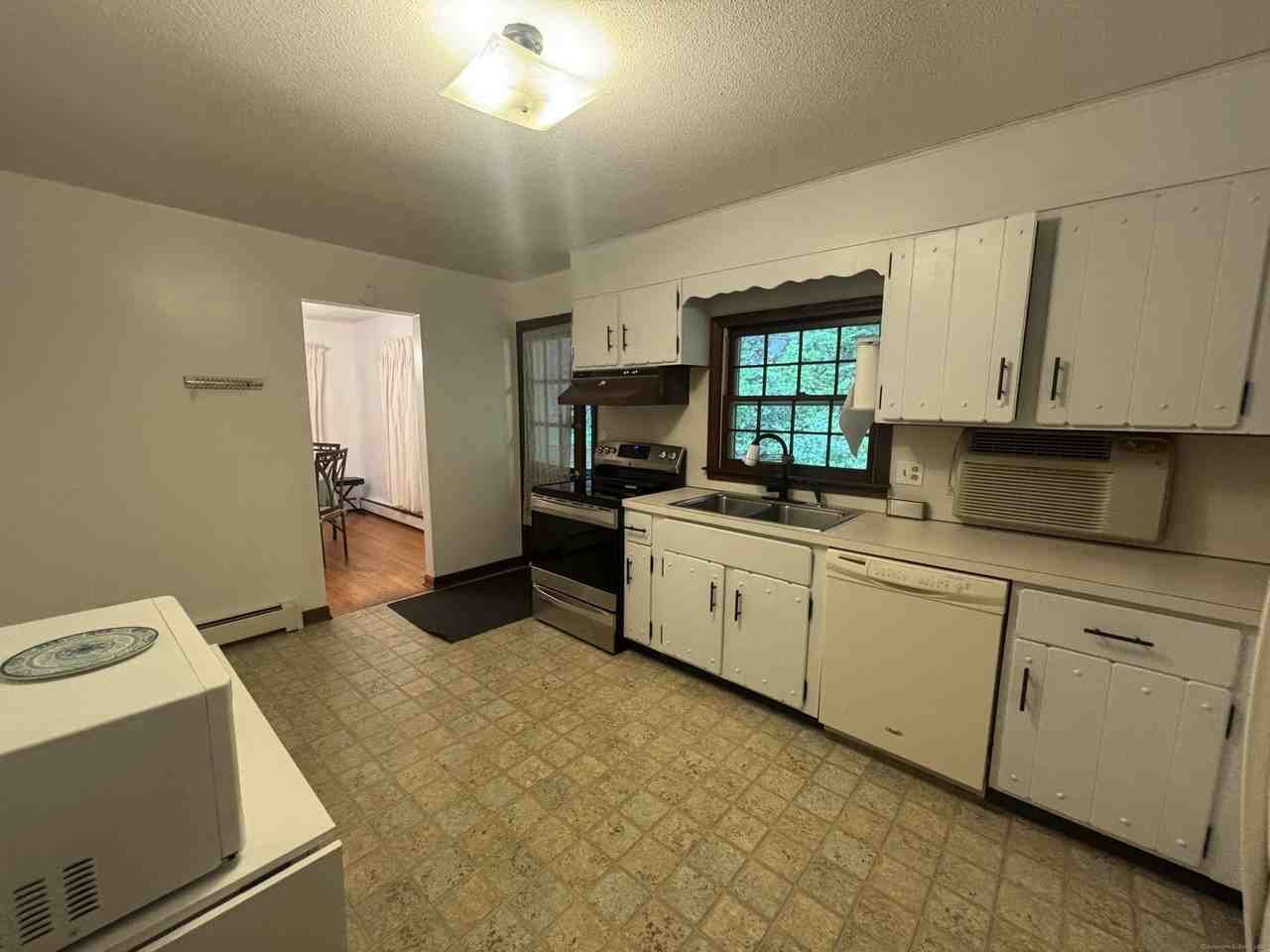 388 Chaffeeville Rd - Photo 6 of 13