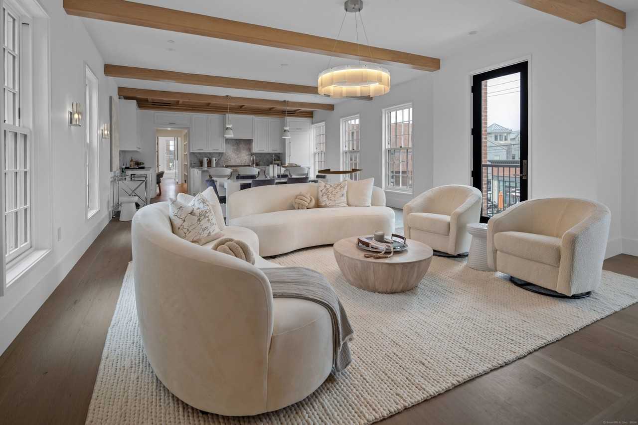 42 42 Forest Street unit: Loft A - Photo 5 of 23