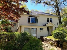 featured image of 15 Laurel St