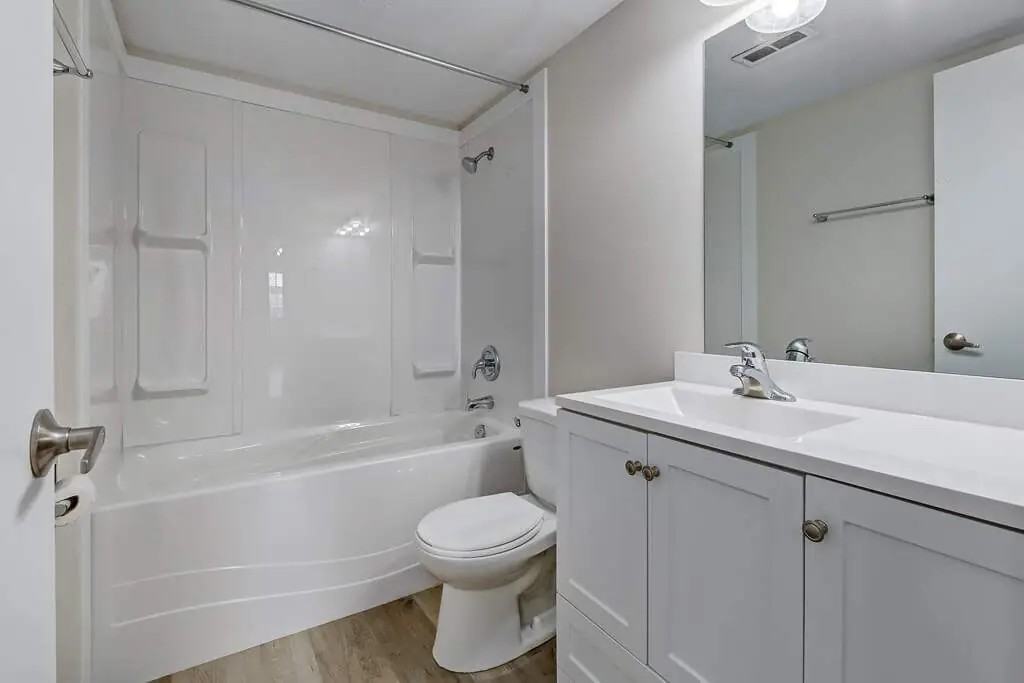 Geneva Apartments - Photo 6 of 13