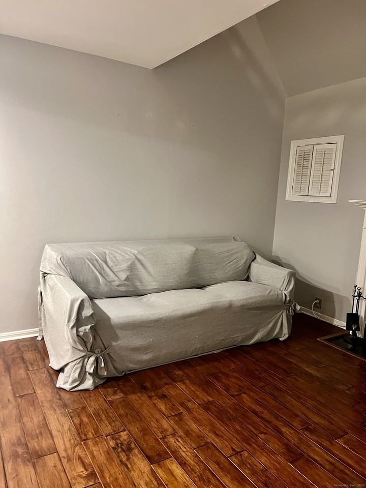 523 Old Pond Ln Unit 523 #523 - Photo 3 of 25