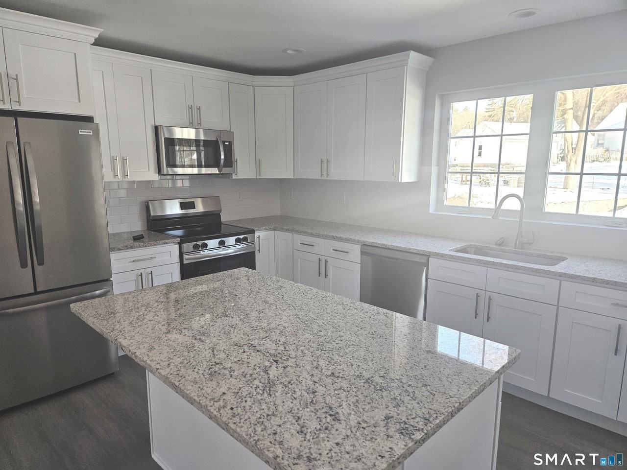 43 Fairfield Pl Unit A #A - Photo 5 of 17