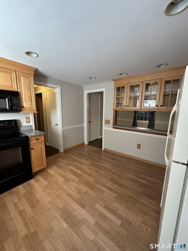 26 S Glenwoods Rd - Photo 4 of 12