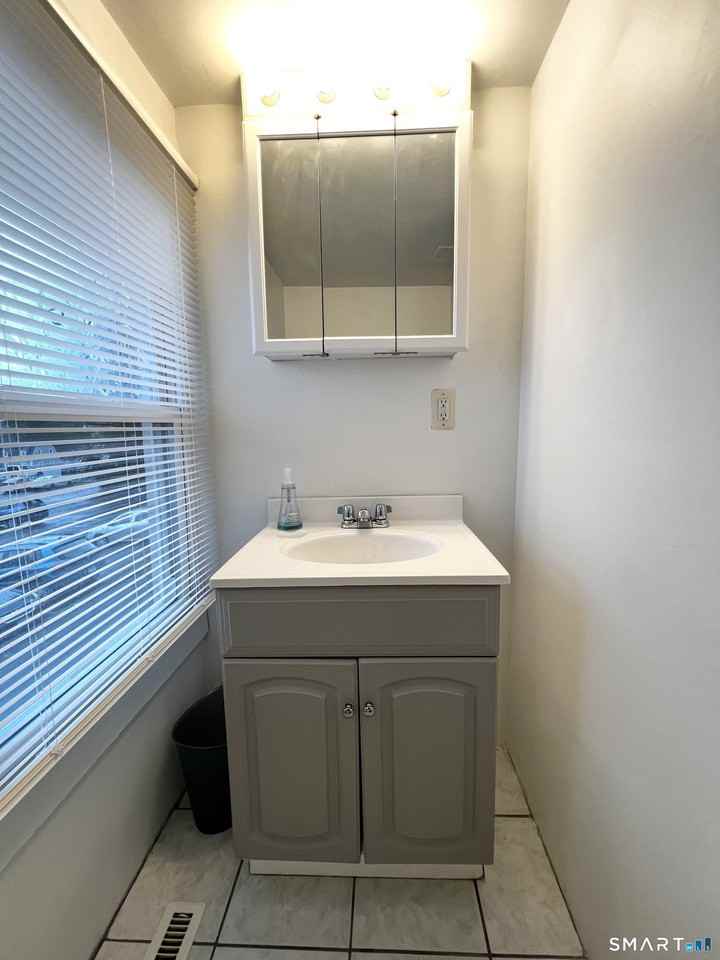 143 William St Unit A #A - Photo 7 of 20