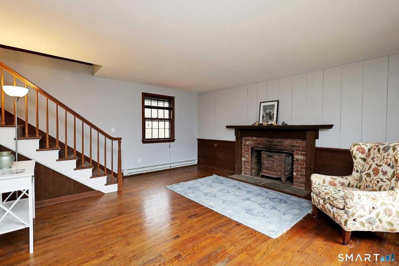 380 Newtown Tpke - Photo 3 of 18