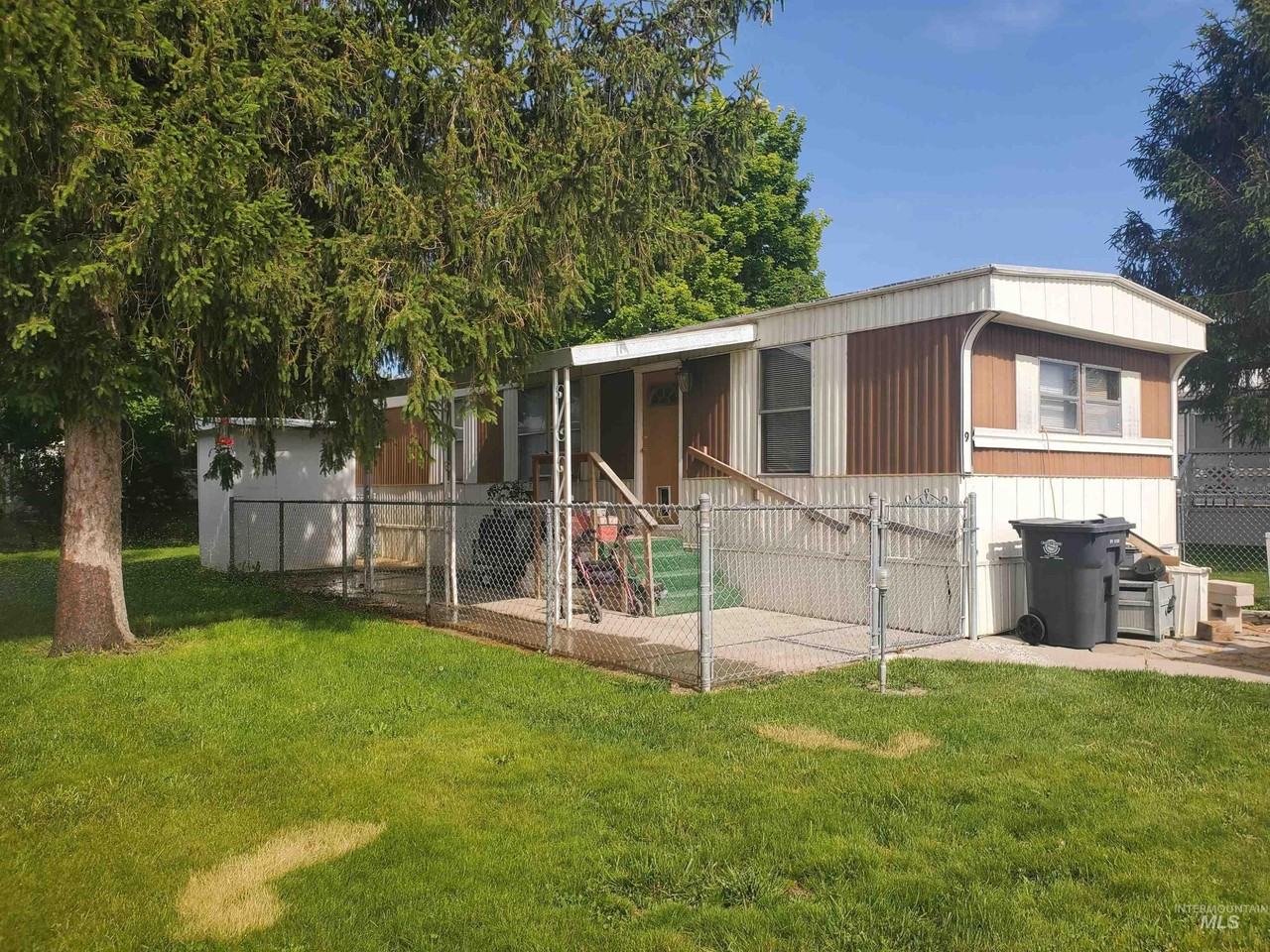 198 Southhills Rd Spc 9 #9 - Photo 4 of 13