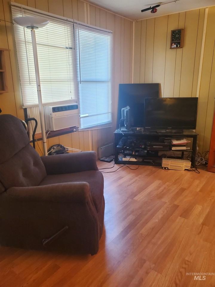 198 Southhills Rd Spc 9 #9 - Photo 6 of 13