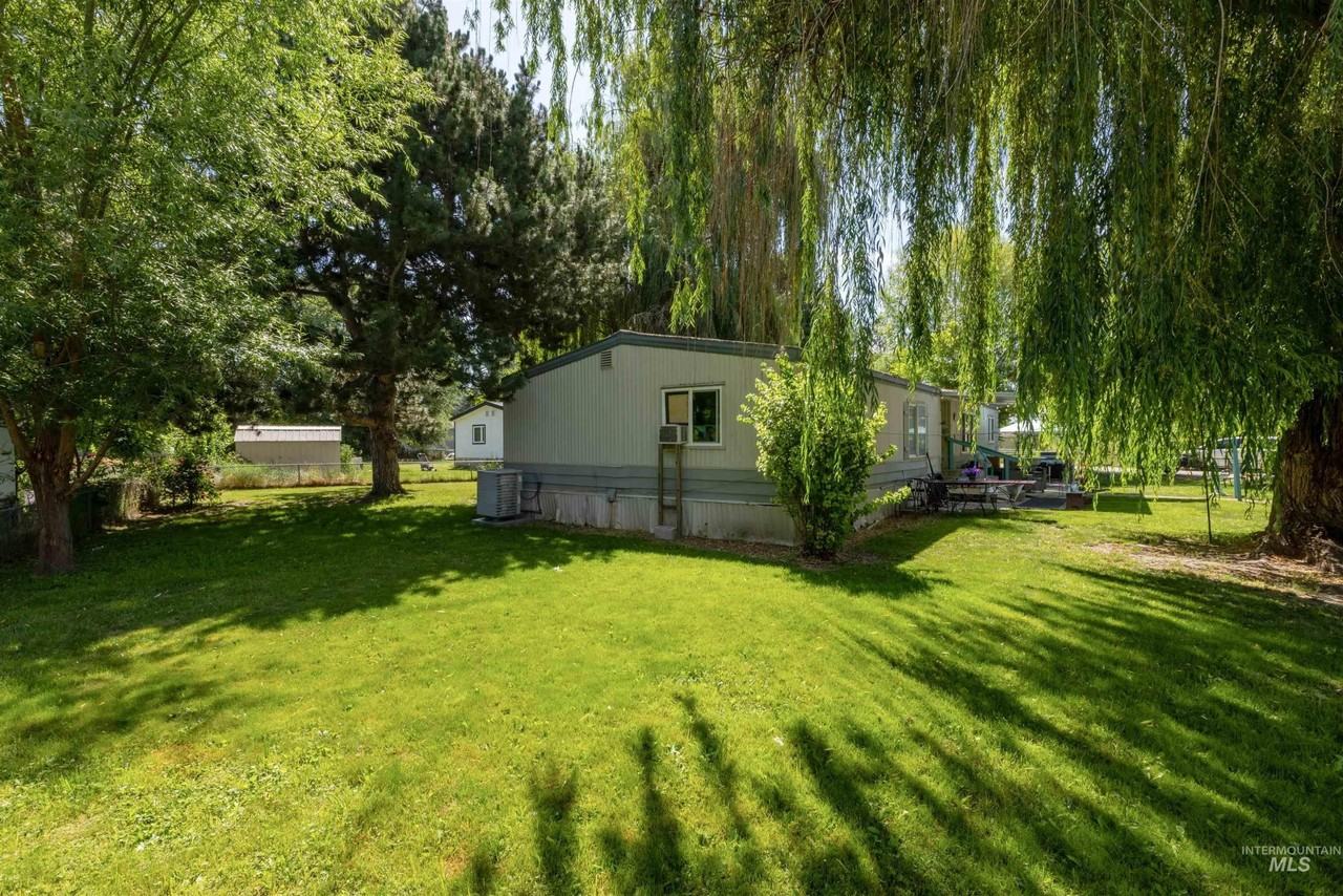 1200 Artesian Rd - Photo 2 of 25