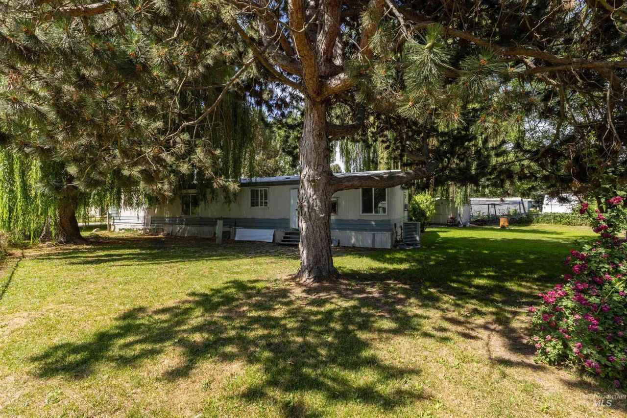 1200 Artesian Rd - Photo 3 of 25