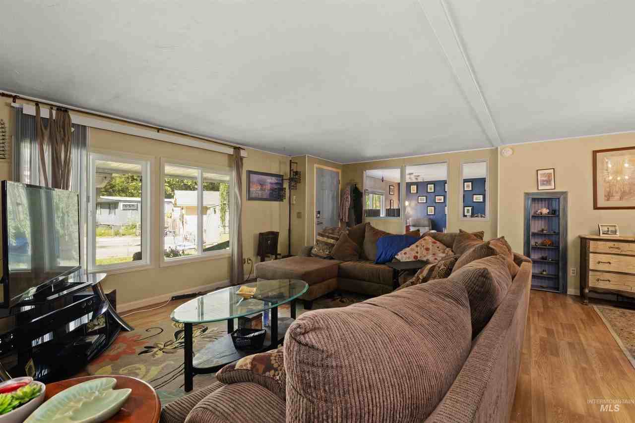 1200 Artesian Rd - Photo 7 of 25