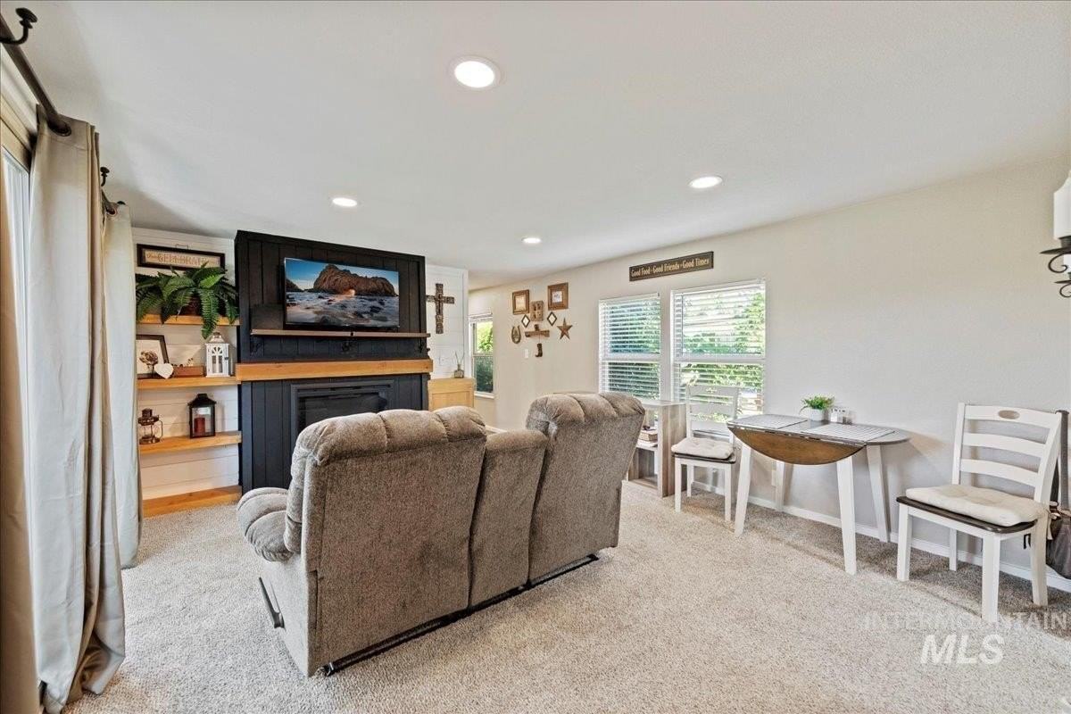 701 Monte Vista Dr Trlr 16 #16 - Photo 3 of 17