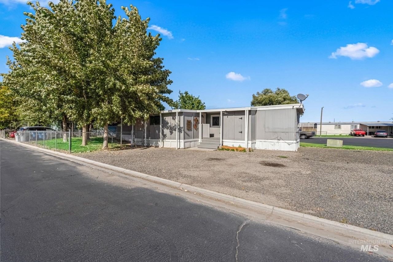 5015 E Ustick Rd Trlr 181 #181 - Photo 3 of 28