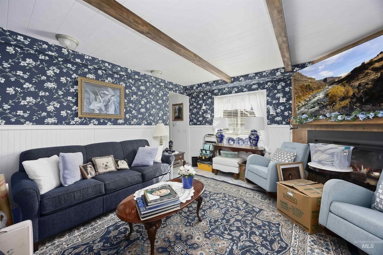 842 W Midway St - Photo 2 of 19