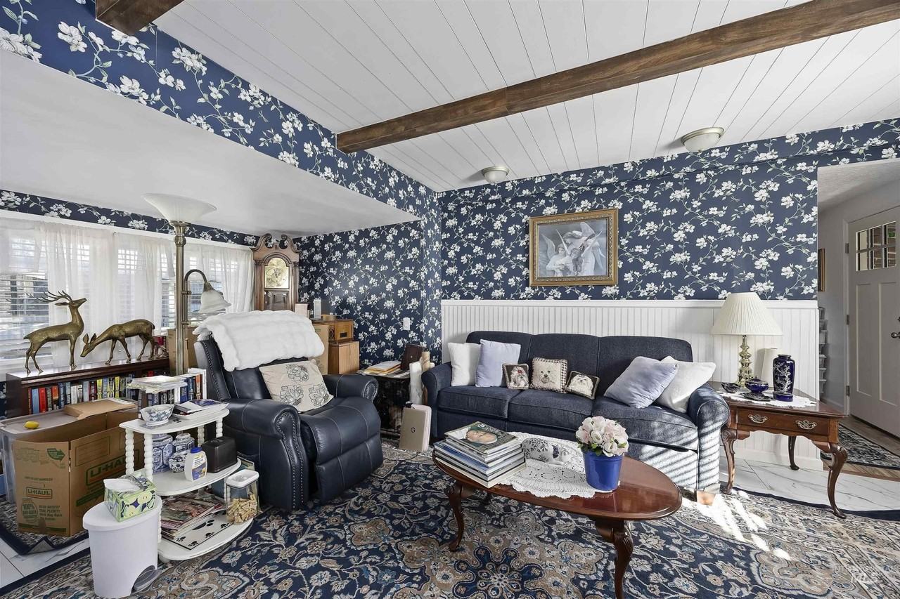 842 W Midway St - Photo 3 of 19