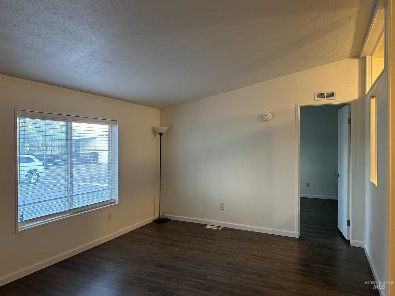 3104 Sage Dr - Photo 2 of 15