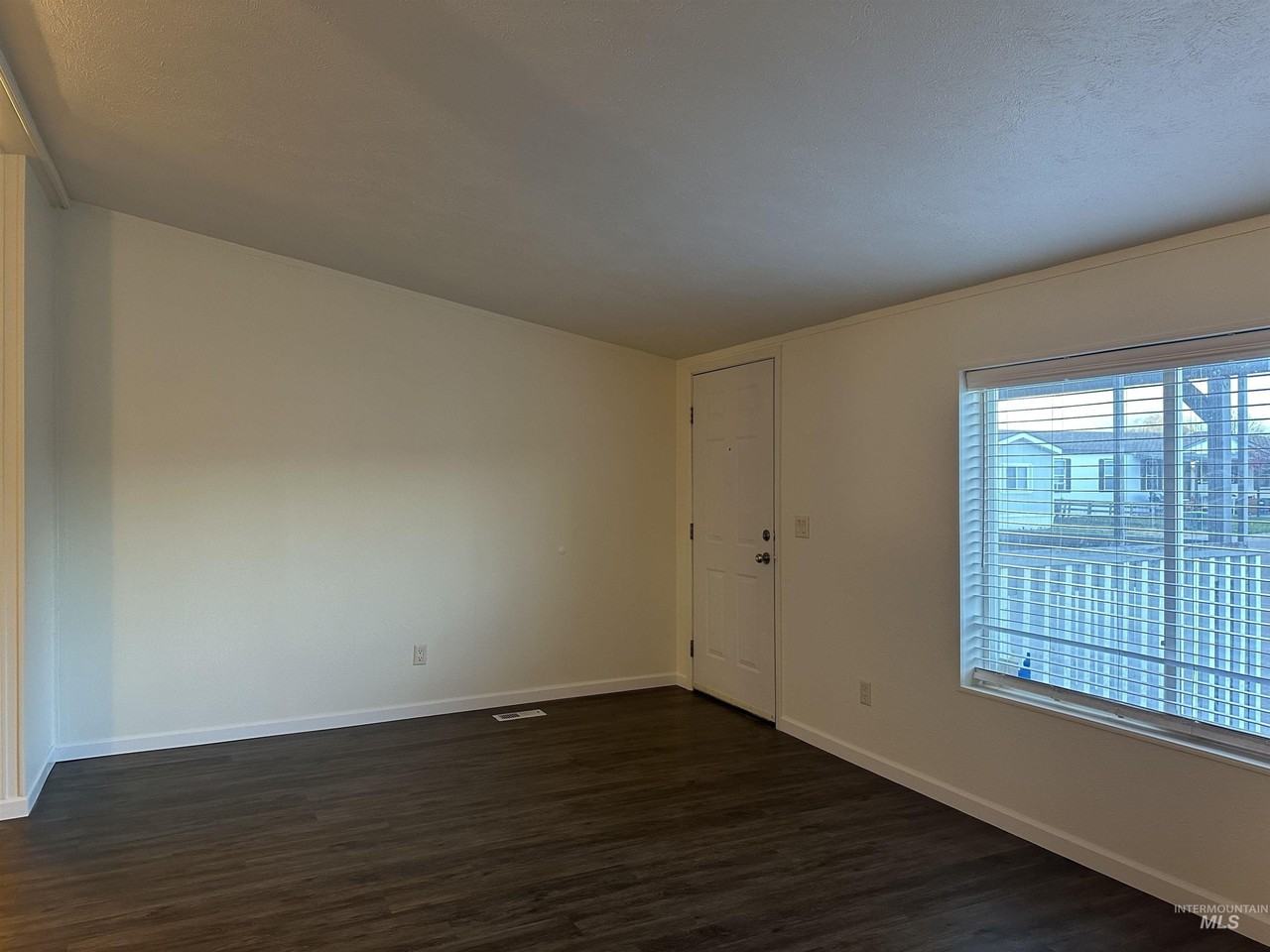 3104 Sage Dr - Photo 3 of 15