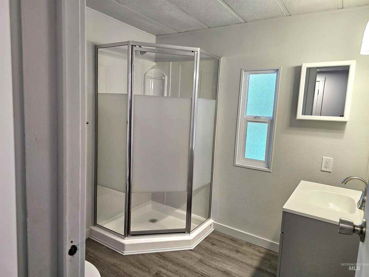 309 E 39th St Trlr 9 #9 - Photo 5 of 33