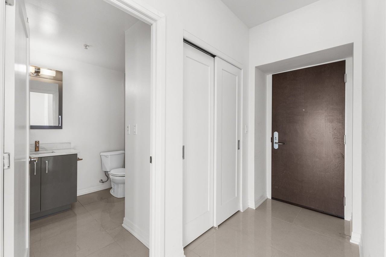 805 Carling Avenue #2009 - Photo 4 of 30