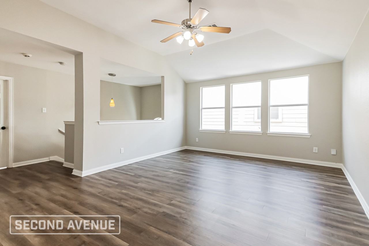 1705 Nighthawk Dr - Photo 4 of 28