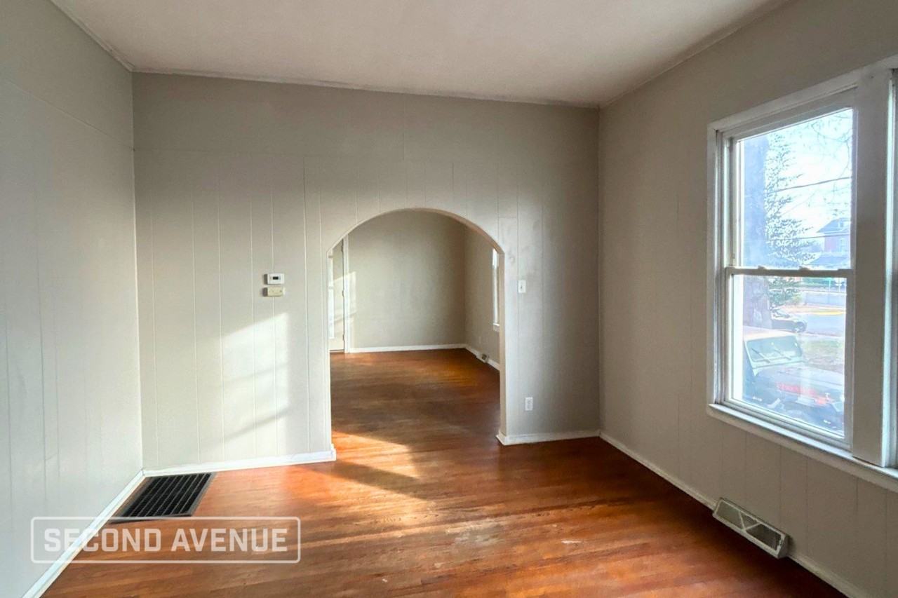 154 W Lebanon St - Photo 3 of 11